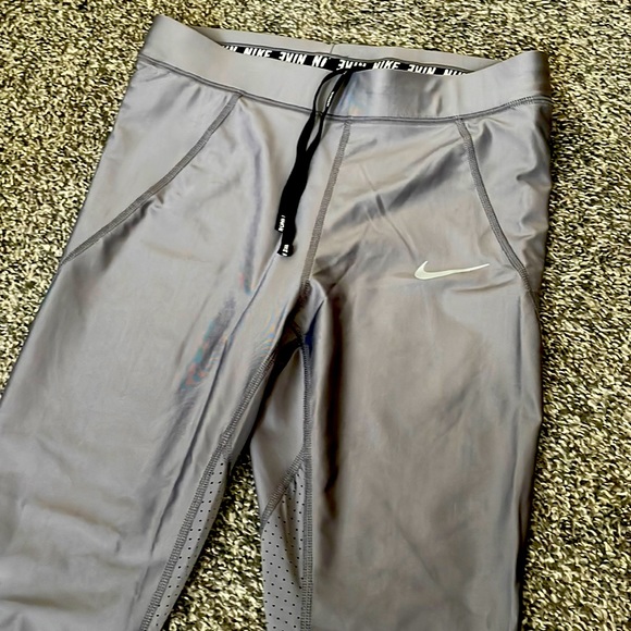 Nike Running Leggings. Silver/grey. Never worn. NWOT - Picture 1 of 5